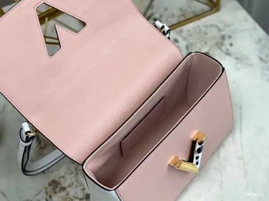 LOUIS VUITTON TWIST MM 0429